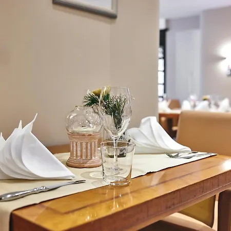 Struck & فندق آتندورن