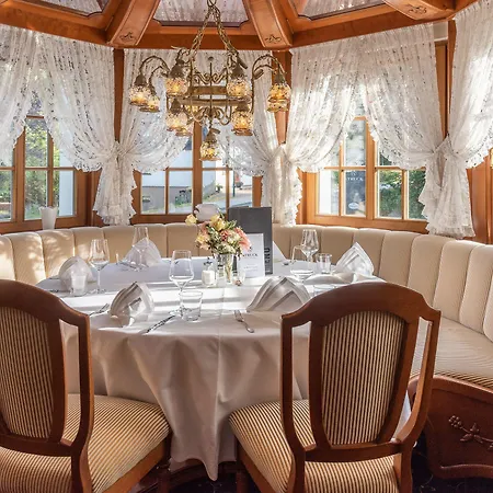 Struck & 4* آتندورن