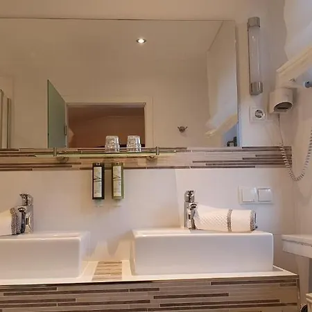 فندق Struck & 4*